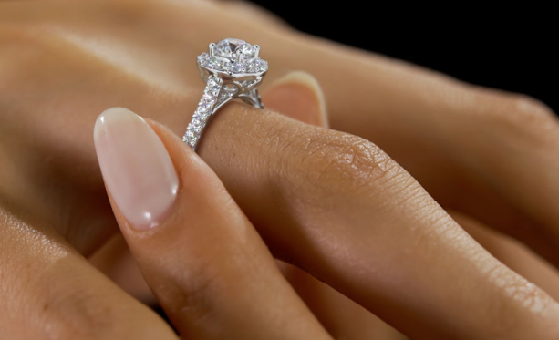 Taylor Swift's Engagement Ring Sets a New Standard in Luxury Romance